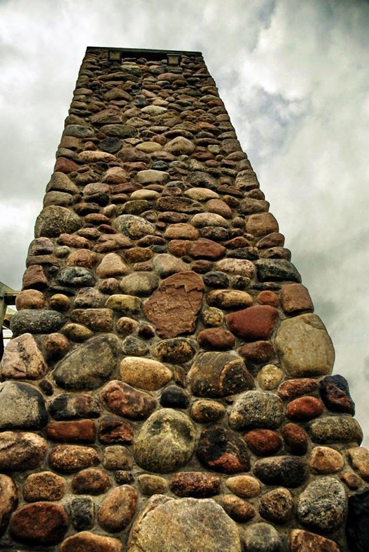 Chimneys — Akmuo Kitaip