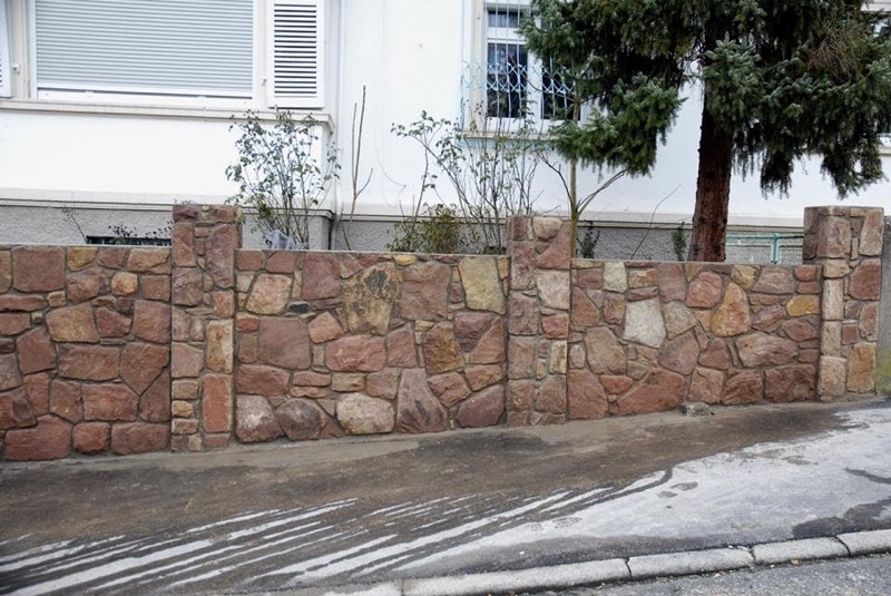 Fences & columns — Akmuo Kitaip